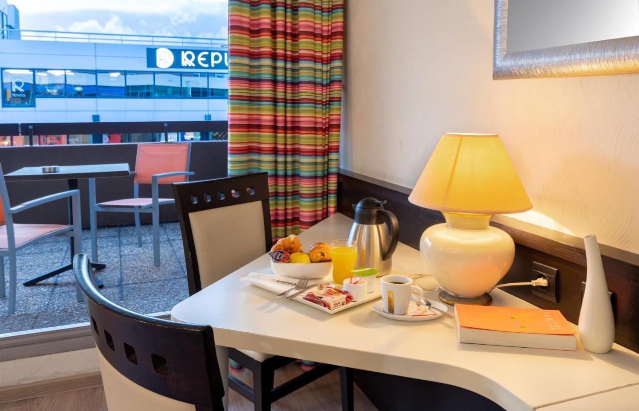The Originals City, Hotel Galaxie, Nice Aeroport Saint-Laurent-du-Var Exterior foto